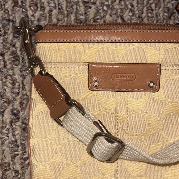 Coach Crossbody - Yellow - Picture 3 of 4